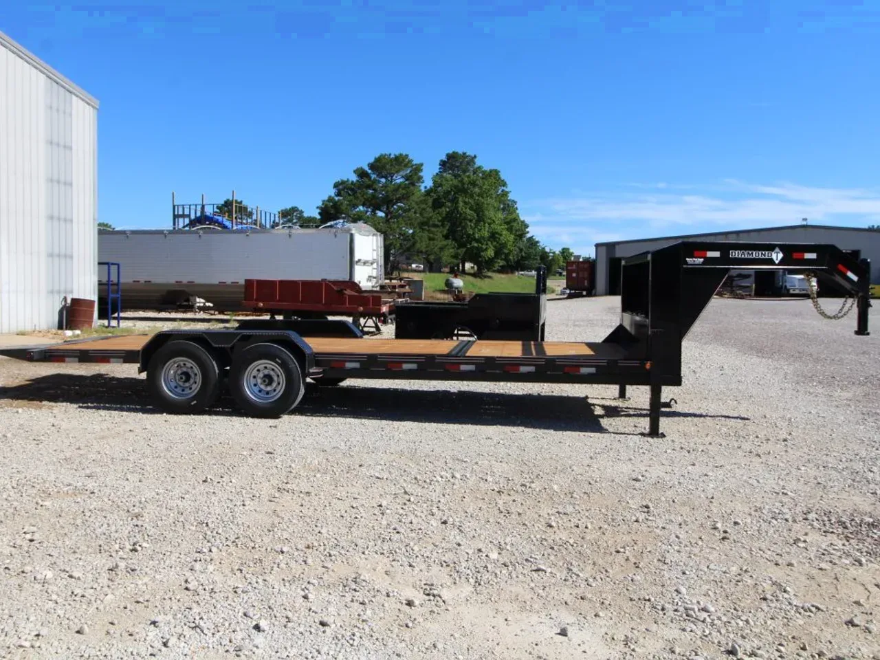 2026 Diamond T 8322SKP1406TDGN Equipment Trailer