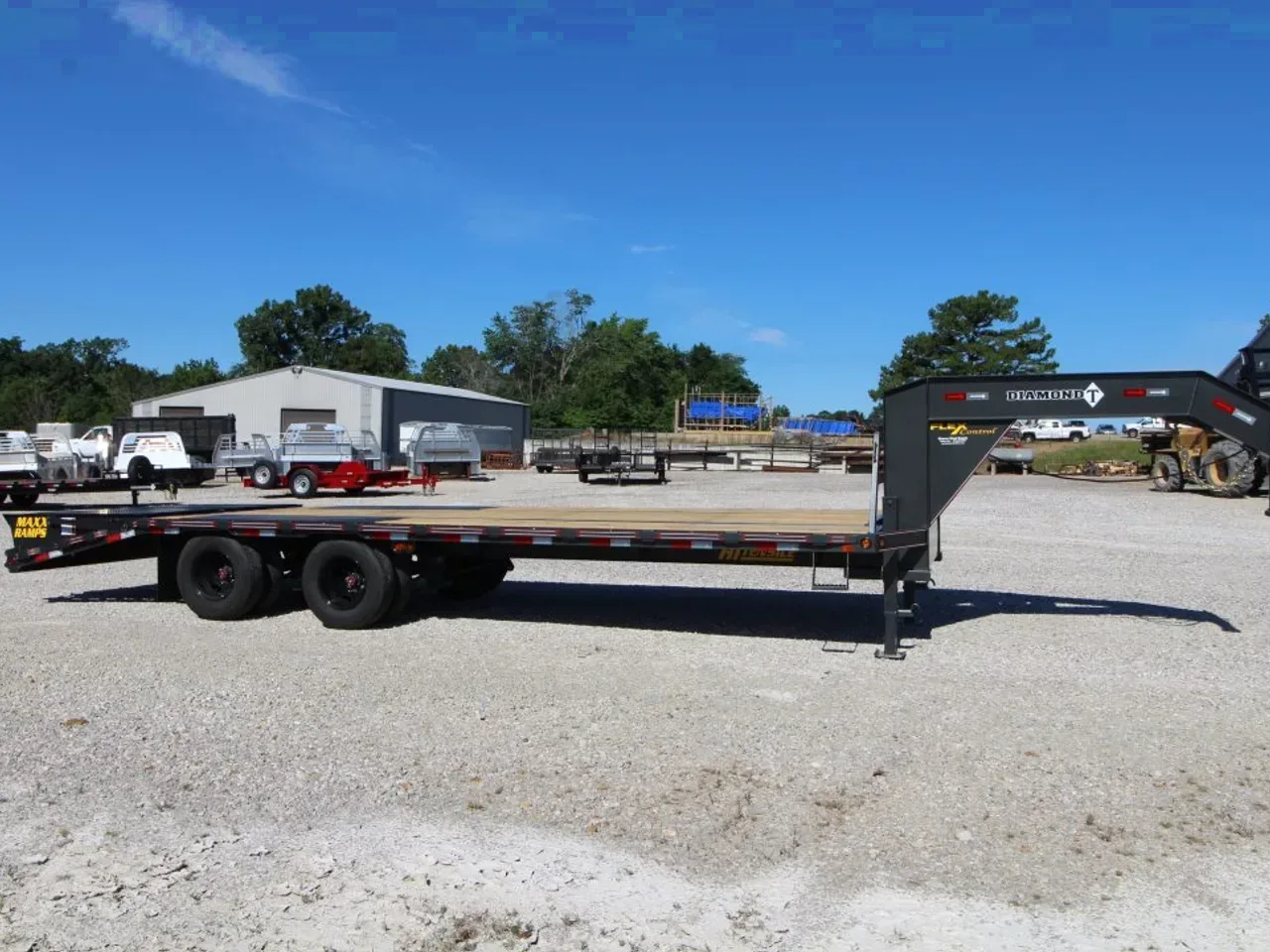 2026 Diamond T 10225DTF240 Flatbed Trailer