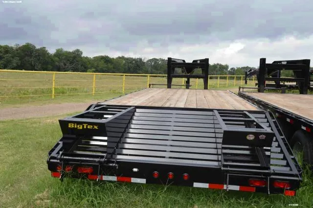 Gooseneck  25ft (20+5) Flatbed Equipment Trailer