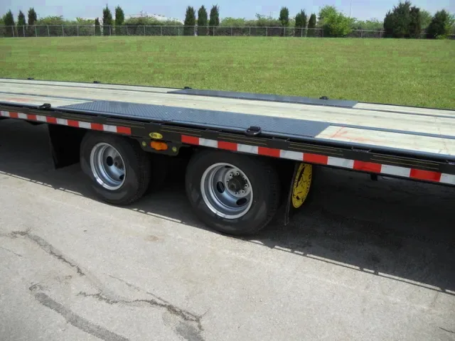 40FT DECKOVER FLATBED W/DOVETAIL