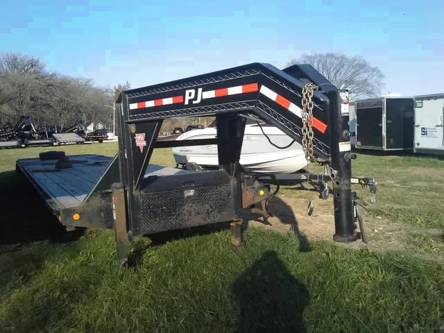 Heavy-Duty 2022 PJ Trailers 40' Gooseneck Flatbed with Mega Ramps - Make Your Offer!