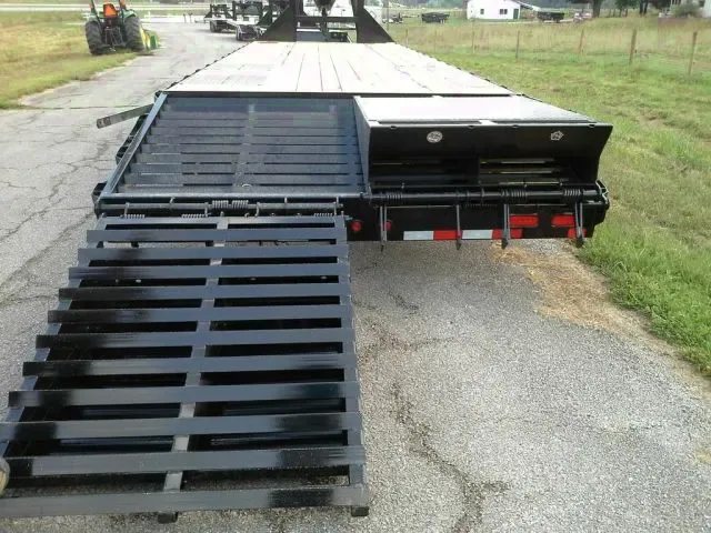 DECKOVER FLATBED EQUIPMENT TRAILER 30FT