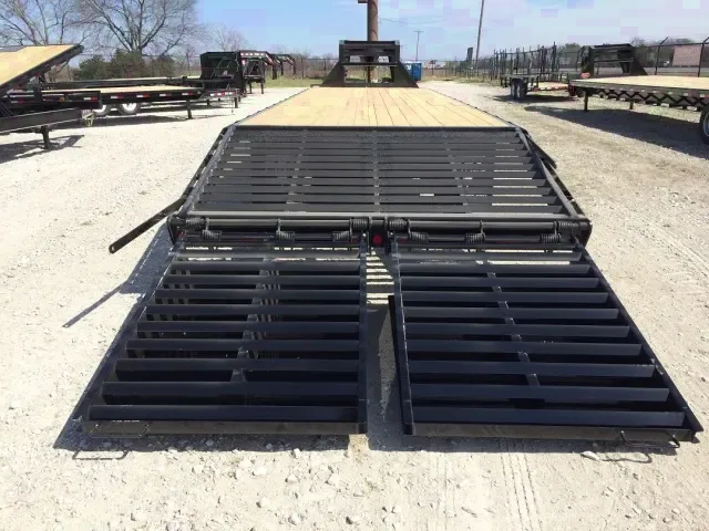 25ft + 5' Dovetail GN Flatbed W/Ramps