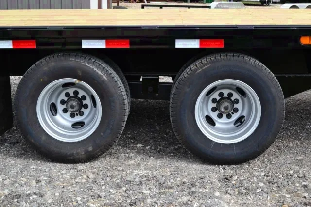 32FT Gooseneck Flatdeck W/2-10k Oil Bath Axles w/Electric Drum Brakes