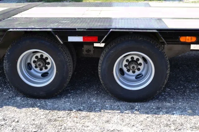 32ft Low Profile Gooseneck Hydraulic Dovetail
