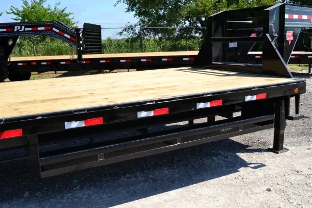 Gooseneck Flatbed 40ft-Straight Deck w/slide-in ramps
