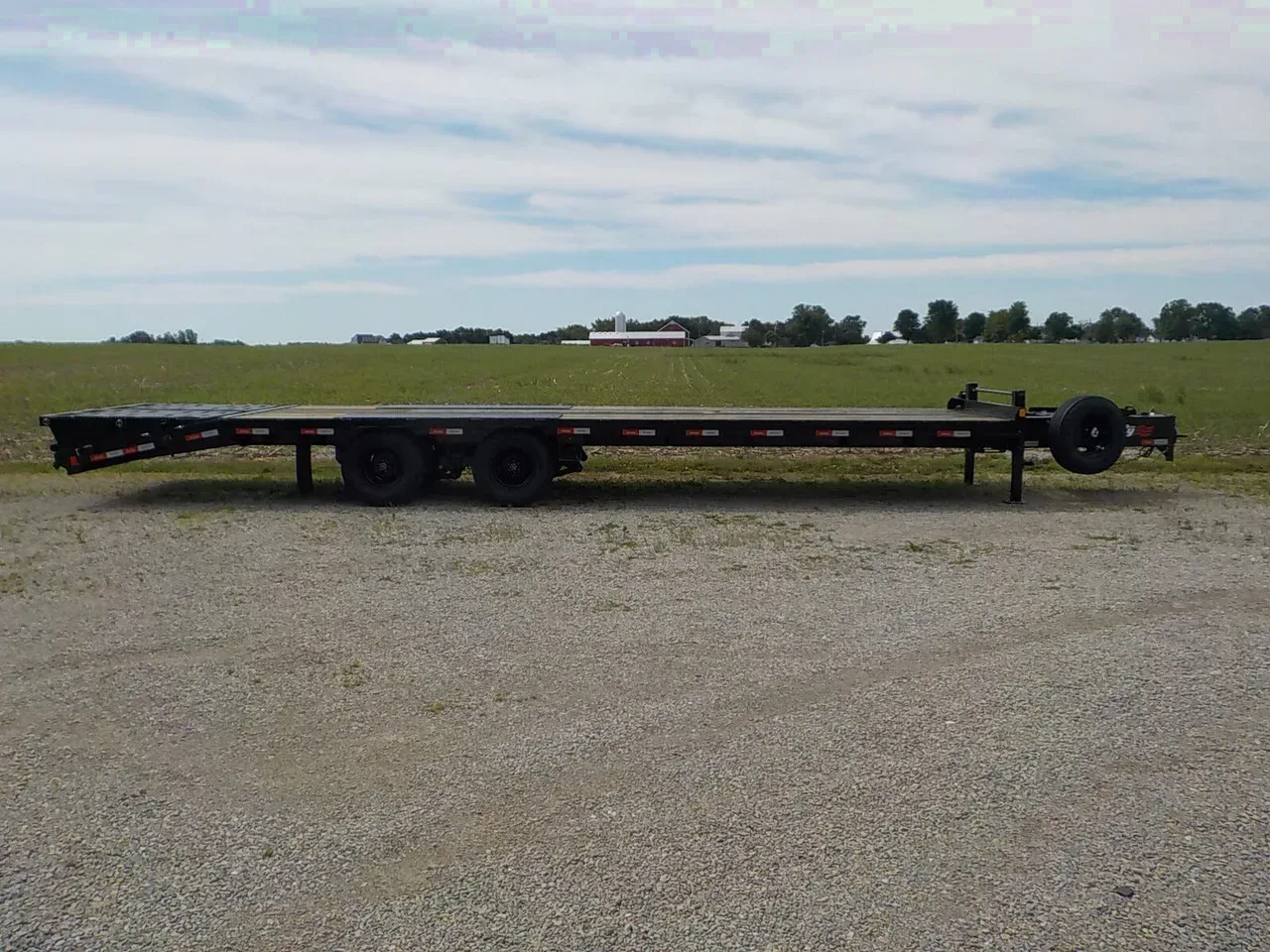 11840 - 2026 Liberty LF25K102X25+5B12BPPF FLATBED TRAILER Deckover/Flat Deck Trailer