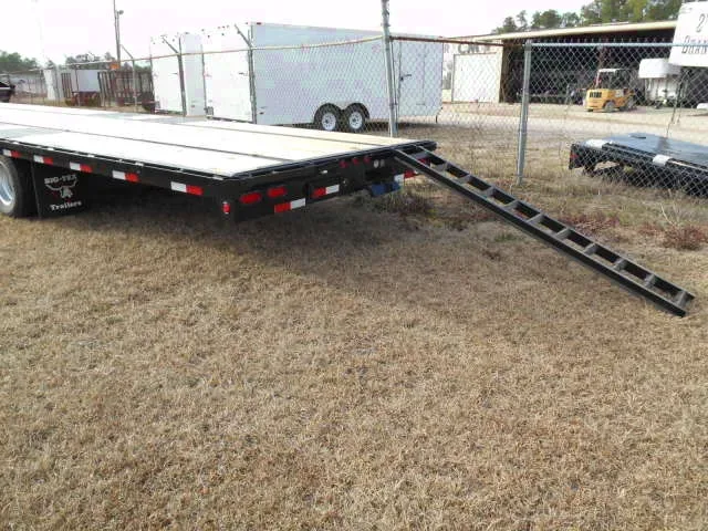 40FT STRAIGHT DECK FLATBED TRAILER W/RAMPS