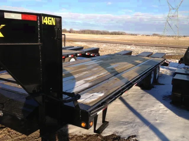 GN-20+5ft Gooseneck,  2-7000lb Axles w/Ramps