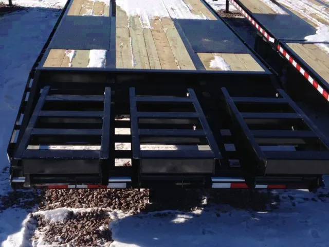 32ft GN  Flatbed with toolbox, 3 ramps and 2-10000lb sxles