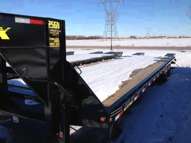 28+5ft Gooseneck  Black Steel Frame w/wood decking