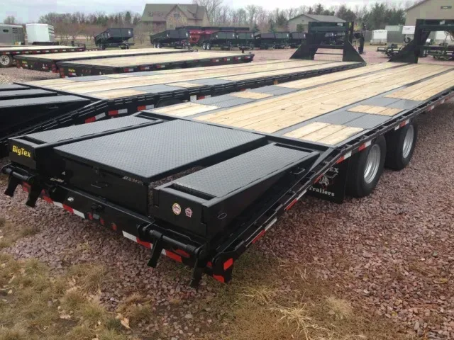 28+5FT FLATBED WITH CENTER POP UP