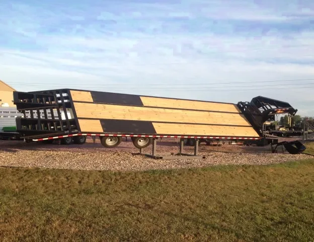 28+5ft-GN Flatbed   -  Deckover w/2-10,000# Axles