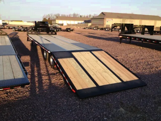 36ft  Deckover  Flatbed Hydraulic Beavertail