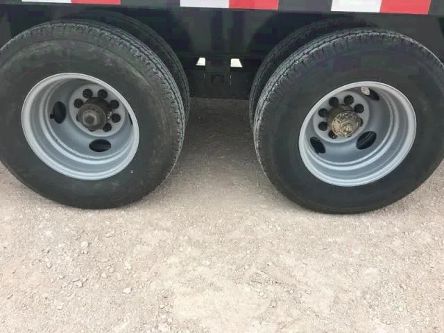 40ft Flatbed Trailer w/Ratchet Straps