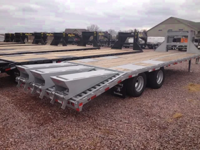 25FT (20+5) Gooseneck Lo Pro Flatbed Trailer