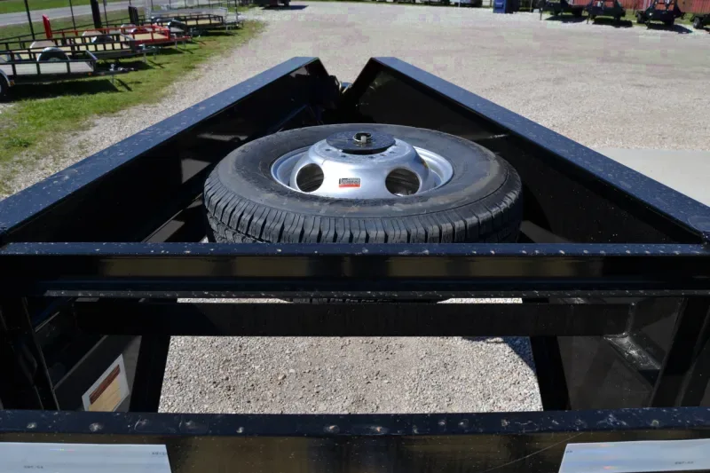36FT Lo Pro Hydraulic Dovetail Flatbed