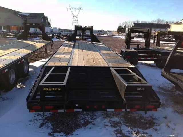 25+5ft Tandem Axle 14,000# Gooseneck