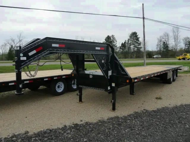 30ft Super Duty Tandem Axle Gooseneck - Straight Deck