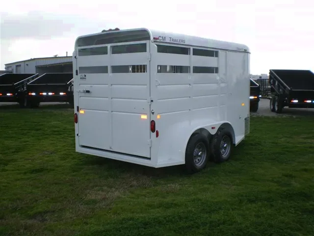 2 HORSE WHITE STEEL WITH SINGLE REAR DOOR