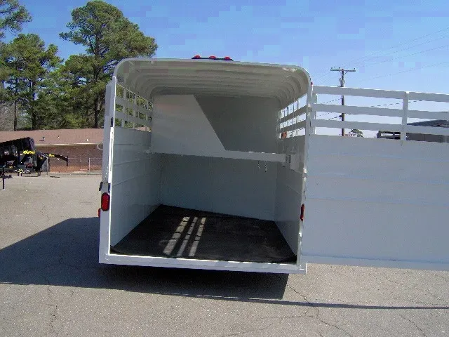 White 3H with 2-5200lb Axles V-nose w/Windows