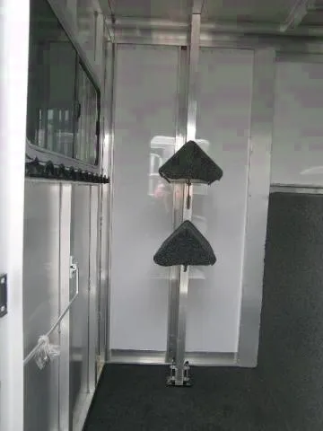 2 HORSE GOOSENECK W/DUTCH REAR DOOR