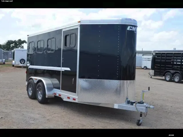 Bumper Pull 3 Horse Trailer w/Drop Feed Windows