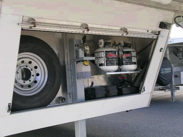 3 HORSE ALUMINUM TRAILER W/WEEKEND PACKAGE