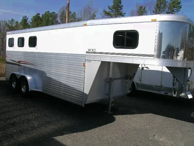 3 Horse GN Aluminum Trailer w/Tandem 5200lb Axles