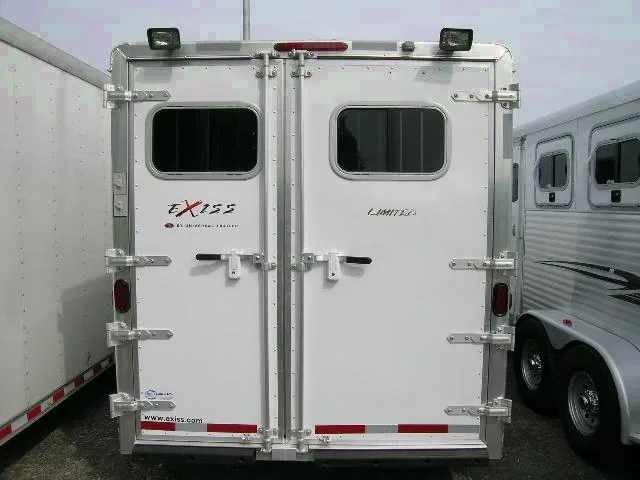 3 HORSE GN WHITE AND SILVER