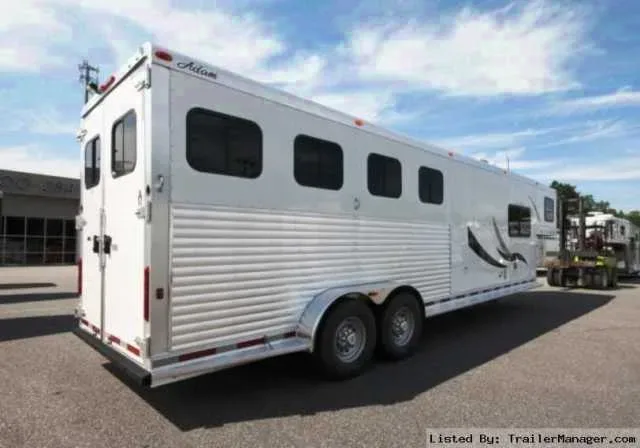 4 HORSE LQ TRAILER W/REAR TACK