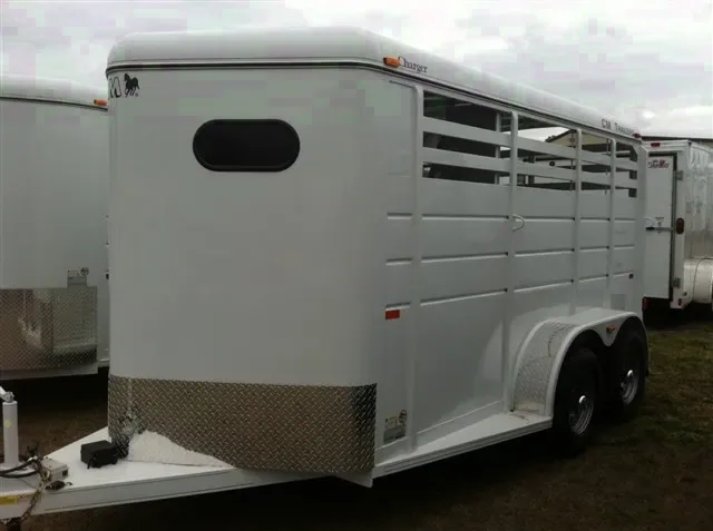 White 2 Horse Trailer w/Tandem 3500lb Axles