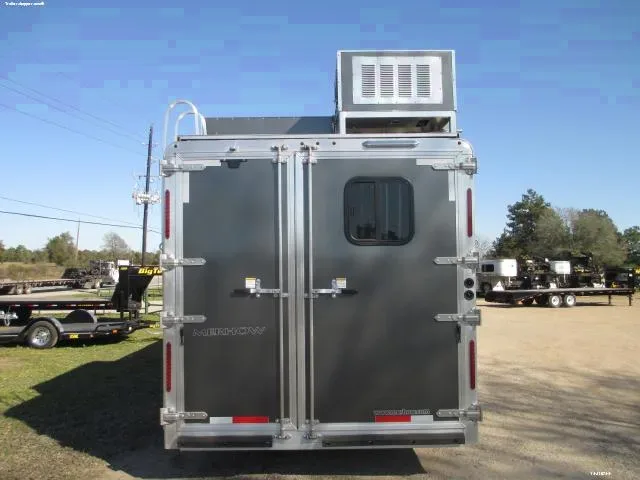 3 Horse Aluminum Trailer w/Living Quarters