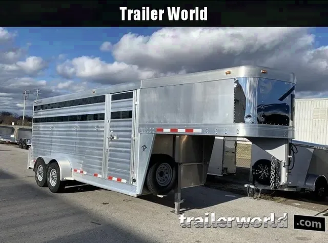 2013 Cherokee Santa Fe 6.5x18 Gooseneck Horse Trailer - Make an Offer