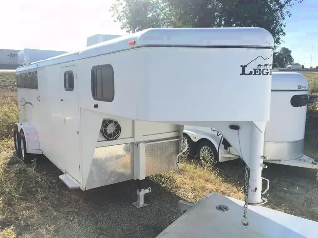 USED Legend Gooseneck Slant Load 3 Horse Trailer - Bowling Green, KY