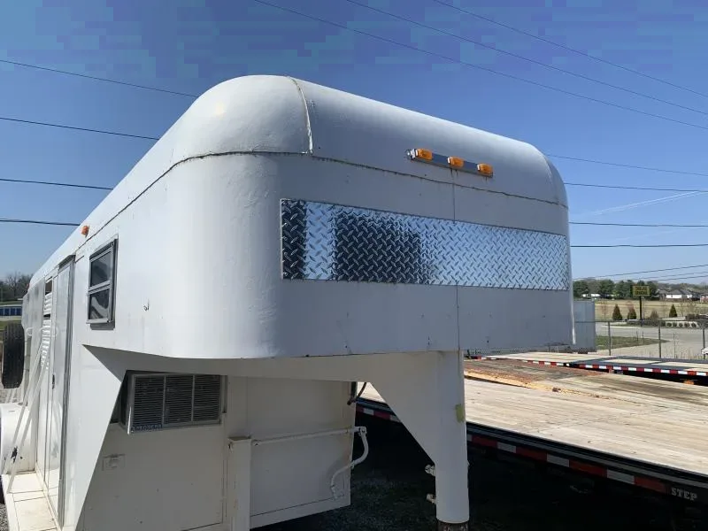 Pre-Owned 2012 Gooseneck 3-Horse Trailer - Ready for Your Offer!