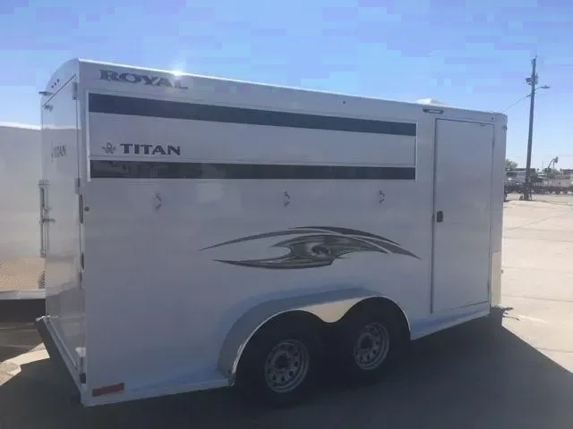 White 3 Horse Trailer-Dressing Room