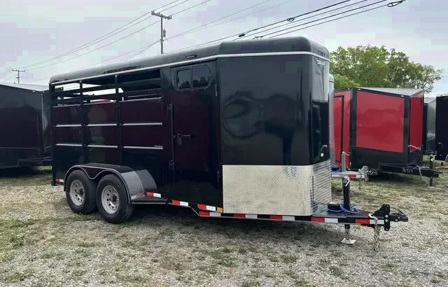 2025 Delco 2-Horse Slant Load Horse Trailer with Dressing Room - Clarksville, TN