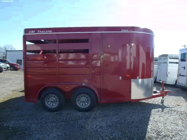 2 Horse Slant Load w/Front Window