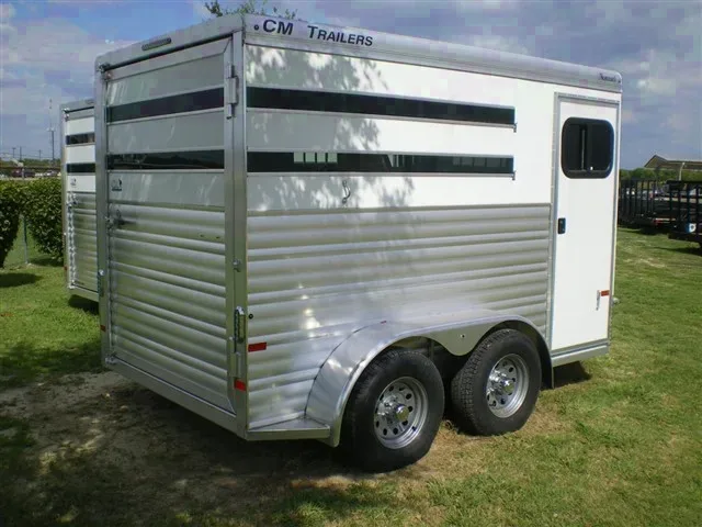 2H White V-Nose with Single Rear Door