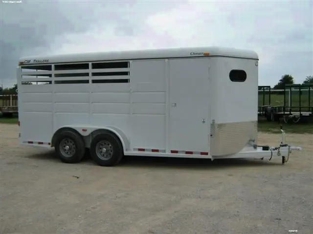 2 H White V-Nose with Windows in V