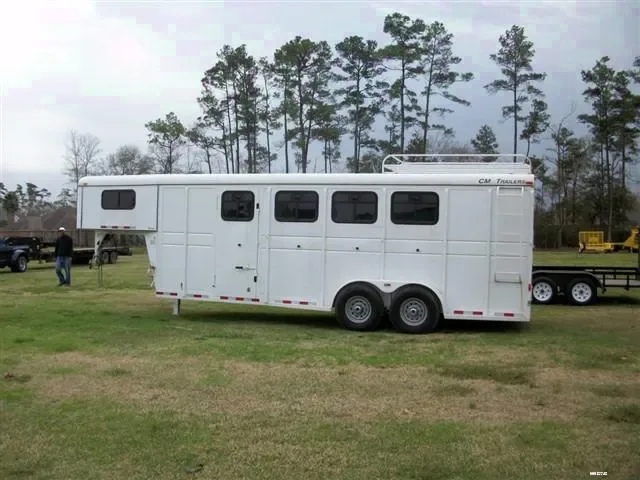 Gooseneck 4 H-White with Double rear doors