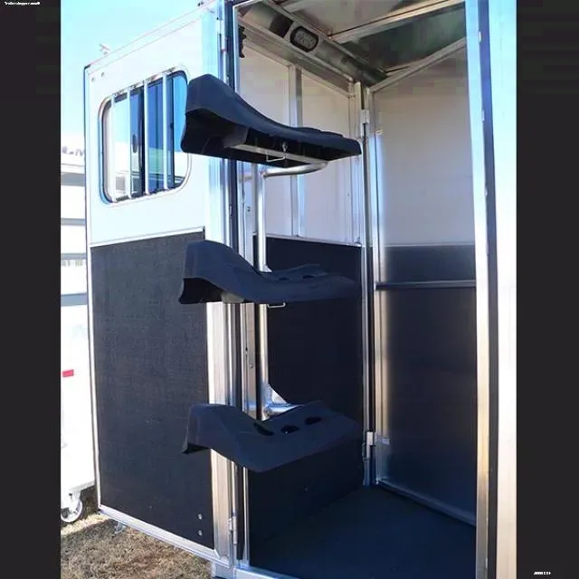Gooseneck 2 Horse Trailer w/Rear Tack