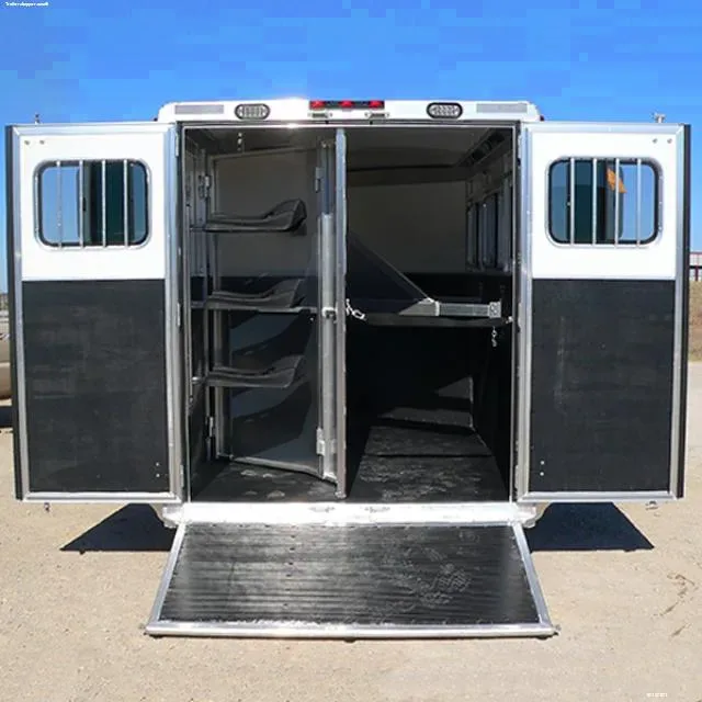 Black Aluminum  Gooseneck 3 Horse Trailer