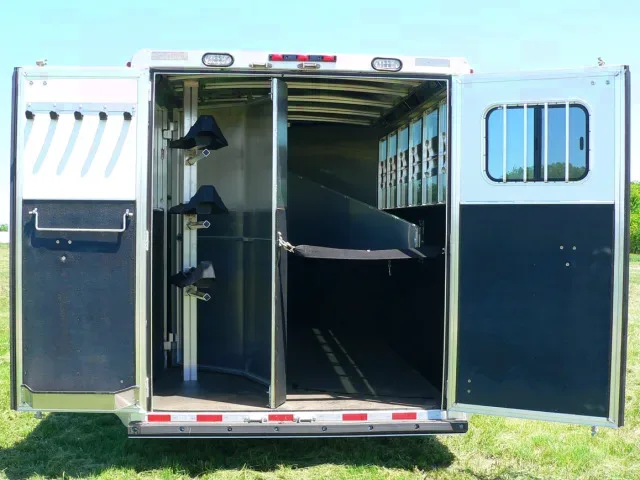 3 Horse Gooseneck Slant Load Trailer