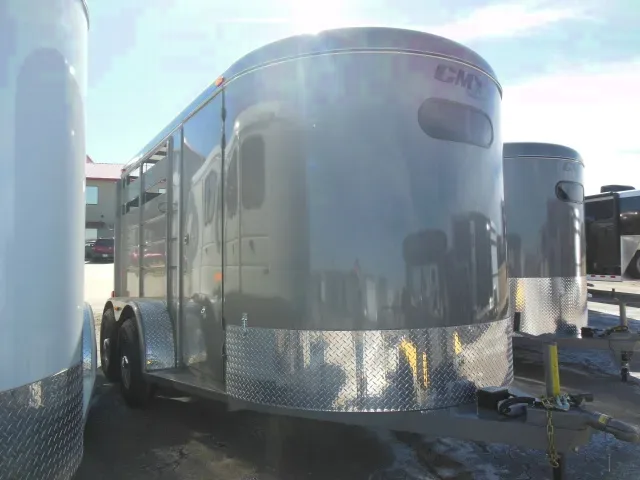 2horse trailer, dressing room 6.6 ft interior height