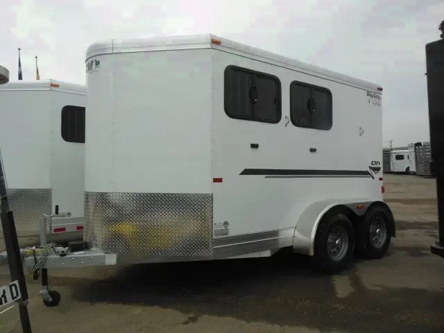 2 horse slant-White V-Nose with single rear door
