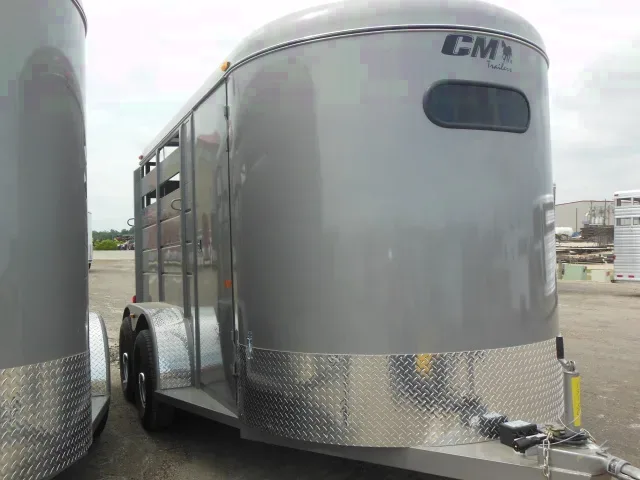 2horse trailer w/ drop windows, floor mats, electric brakes