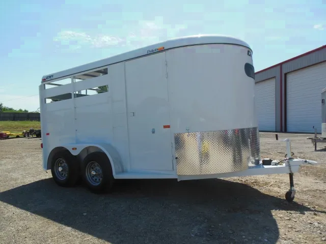 2 horse trailer w/bumper pull and steel frame