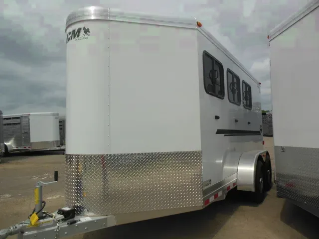 3 HORSE STEEL TRAILER WITH DRESSING ROOM